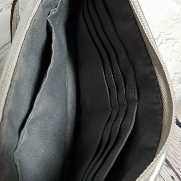 Classy Coach Wristlet - Picture 4 of 4